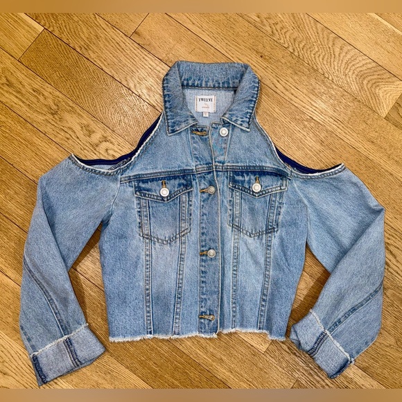 Twelve by On Twelfth Cold Shoulder Cropped Denim Jacket - Size S - Picture 2 of 4
